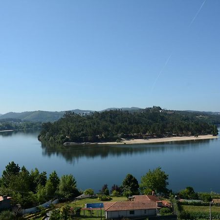 Отель Figurino Do Douro Melres Экстерьер фото