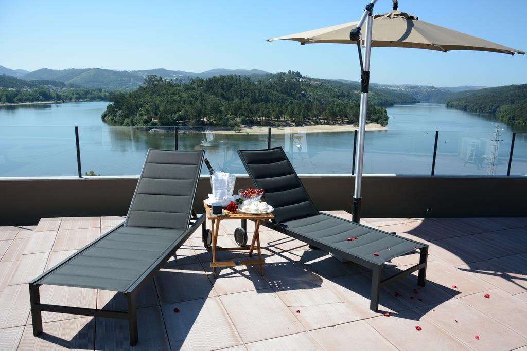 Отель Figurino Do Douro Melres Экстерьер фото