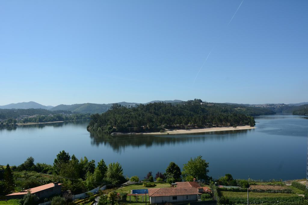 Отель Figurino Do Douro Melres Экстерьер фото